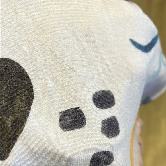 Vi & Jax White Graphic Tee with Black and Blue Accents - Picture 2 of 3